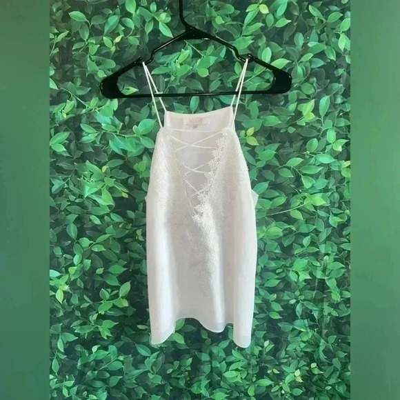 Wayf Tops - White silk Wayf tank with embroidered collar